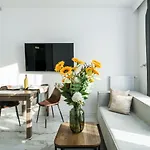 Chwaliszewo With Free Garage By Renters Poznan
