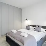 Chwaliszewo With Free Garage By Renters Poznan
