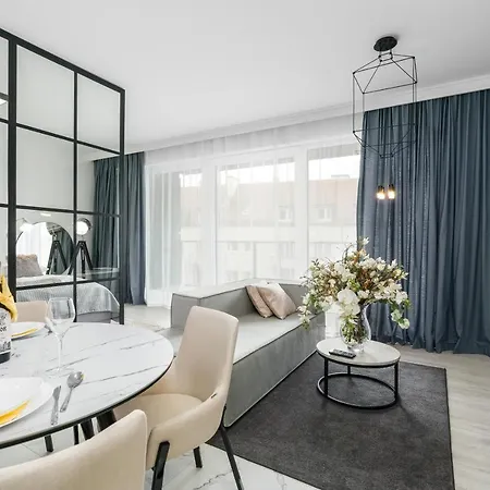 Chwaliszewo With Free Garage By Renters 포즈난
