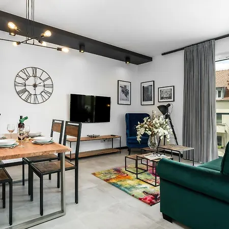 Chwaliszewo With Free Garage By Renters 아파트 *