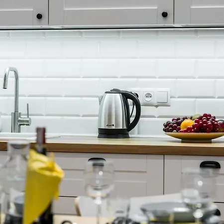 Chwaliszewo With Free Garage By Renters Poznan