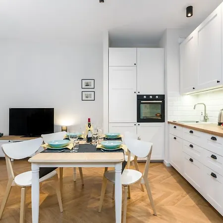 Chwaliszewo With Free Garage By Renters Poznan