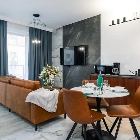 Chwaliszewo With Free Garage By Renters * 포즈난