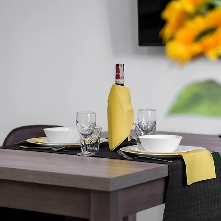 Chwaliszewo With Free Garage By Renters 아파트 포즈난