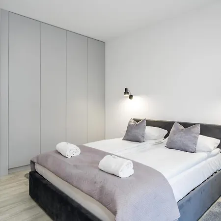 Chwaliszewo With Free Garage By Renters 포즈난