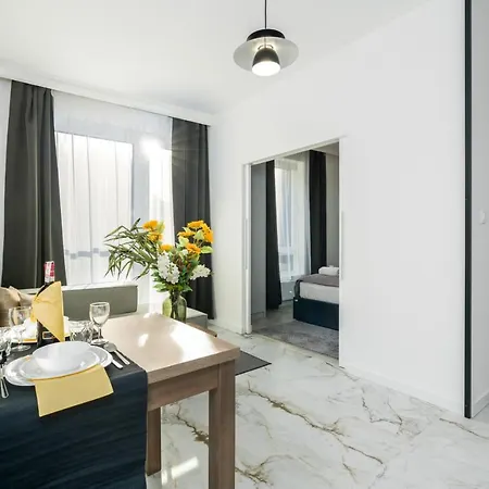 Chwaliszewo With Free Garage By Renters 아파트 *