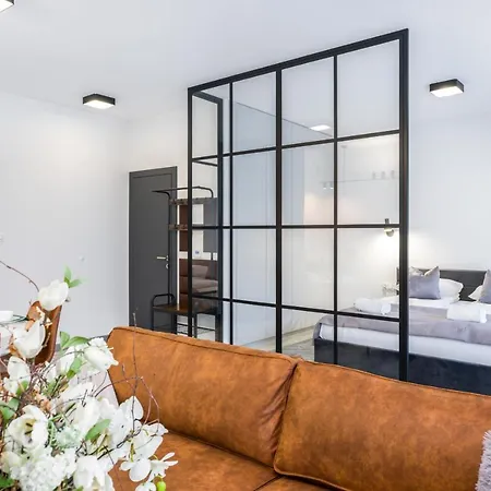 Chwaliszewo With Free Garage By Renters 아파트 포즈난