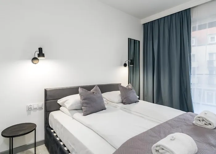 Chwaliszewo With Free Garage By Renters Apartment Posen