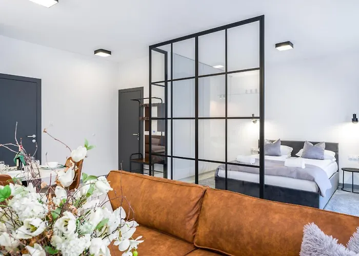 Chwaliszewo With Free Garage By Renters Apartment Posen